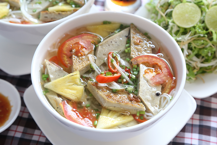 Bun Ca Vietnam Fish Noodle with Man Nguyen Private Vietnam Tour Packages