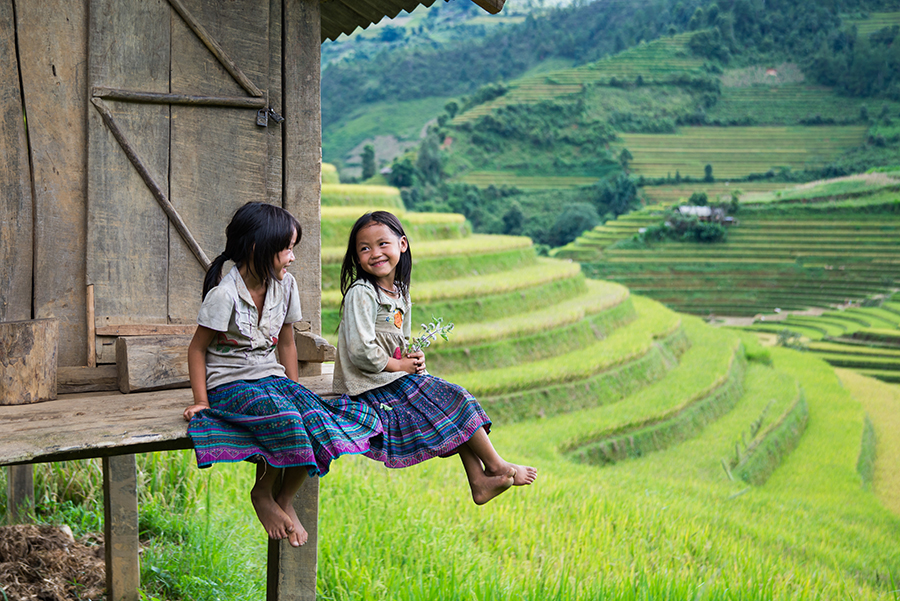 Hmong-ethnic-minority-children-in-Man-Nguyen-Private-Vietnam-Tour-Packages