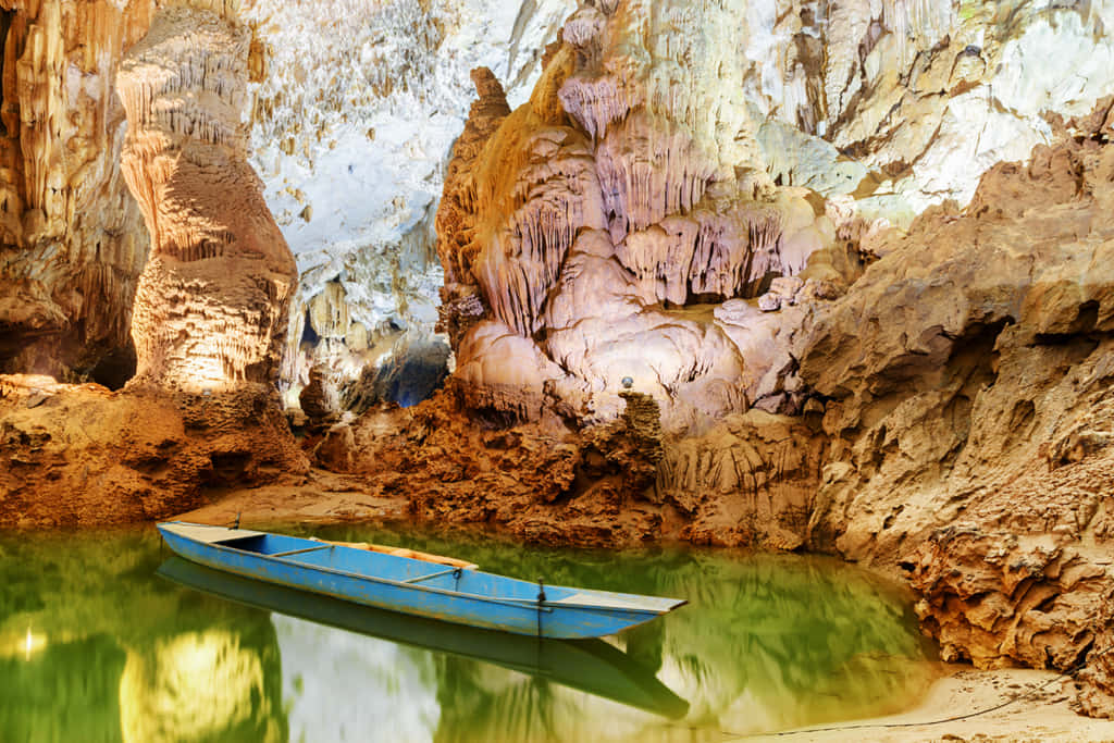 Underground part of the Son River Phong Nha in Man Nguyen Private Vietnam Tour Packages
