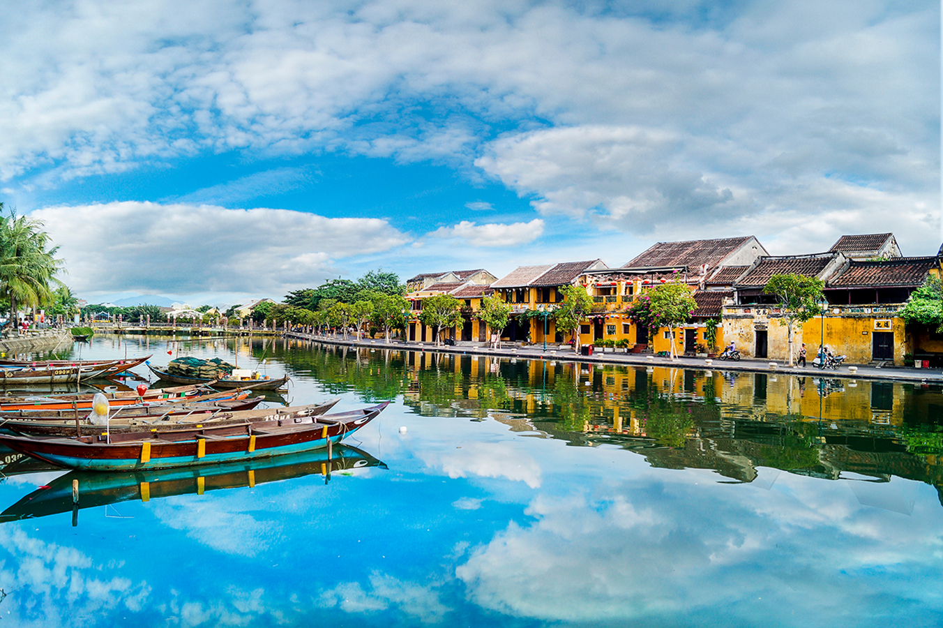 View of busy river in Hoi An Vietnam with Man Nguyen Private Vietnam Tour Packages